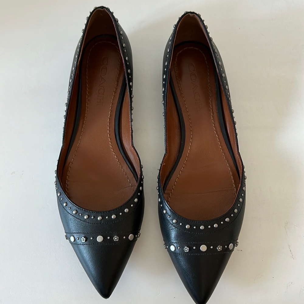 Coach pointy toe flats size 8 black
